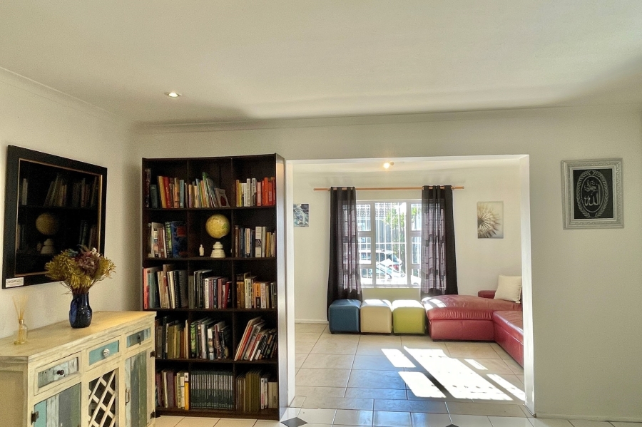 To Let 3 Bedroom Property for Rent in Strandfontein Western Cape